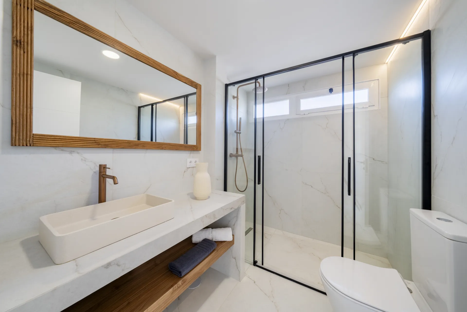 baño apartamento premium albir